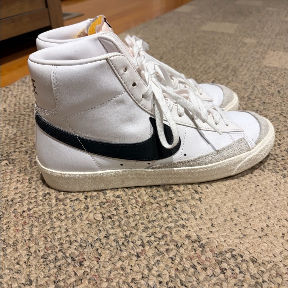 Nike Men’s Blazer- white and black high top